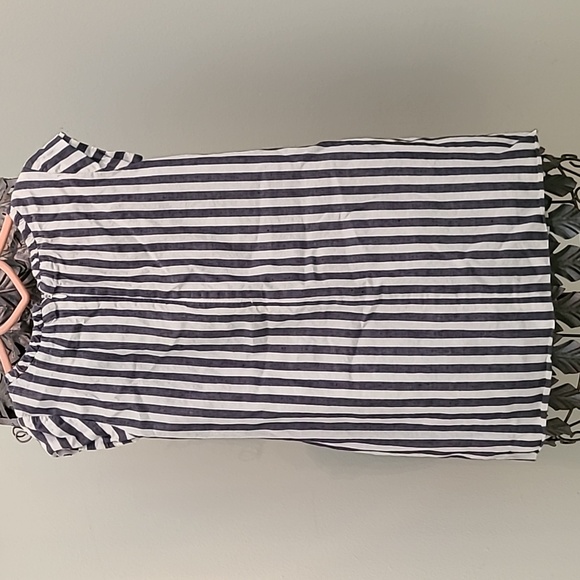 Casual dress - Picture 2 of 2